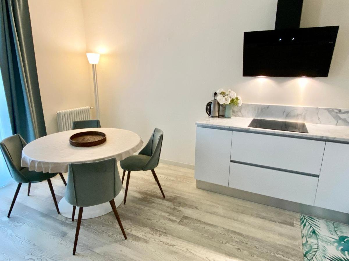 Front Beach Apartments Viareggio Eksteriør bilde
