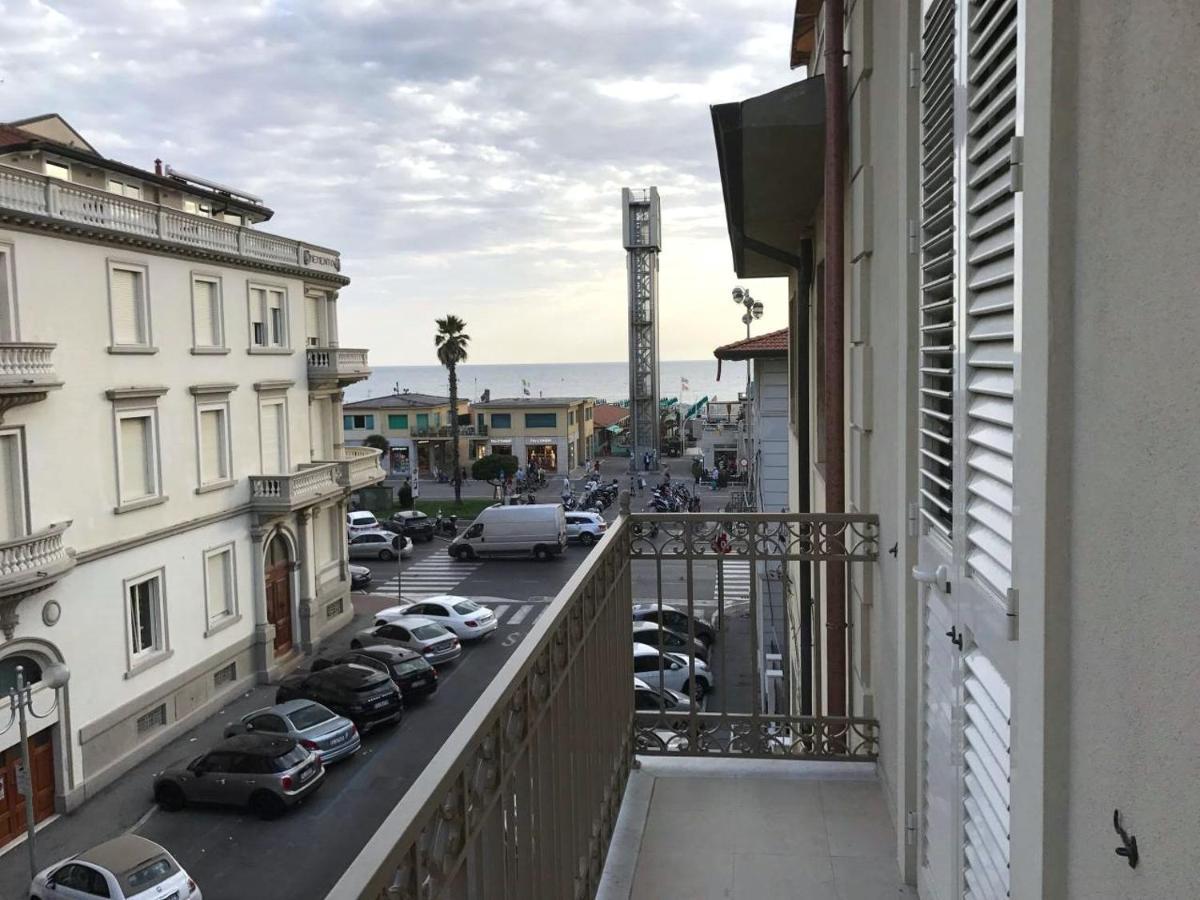 Front Beach Apartments Viareggio Eksteriør bilde